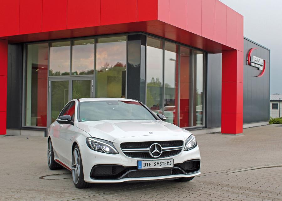  Mercedes-Benz C63 AMG by DTE-Systems 2015 года  (фото 1 из 5)